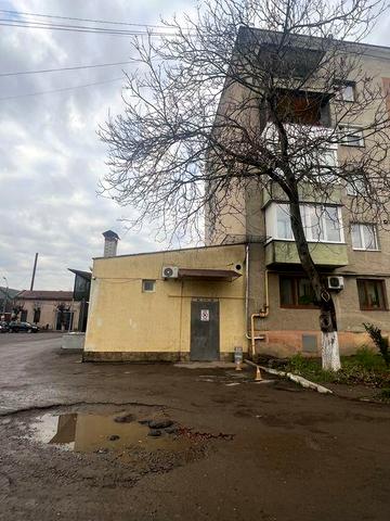 Продаж 2- км кв у самому центрі