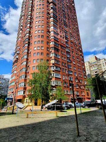 Простора квартира! вул. Ахматовой 13г Супер вигідна пропозиція.