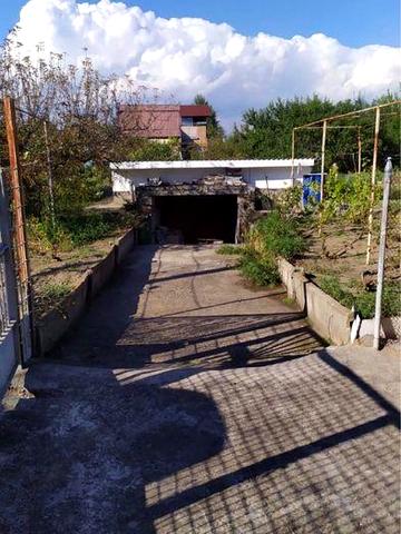 Продам два дачных участка с домом