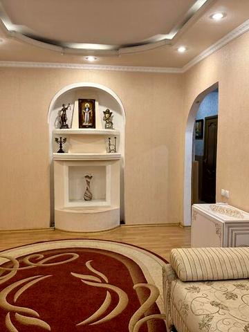 Продаж 3к Квартира Миру вулиця