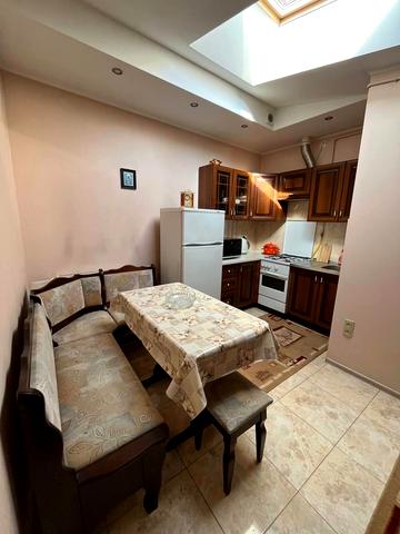 Івана Багряного вул., 53