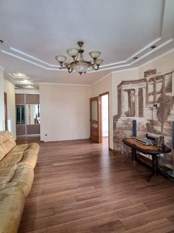 Чудова 2-кімн. квартира з ремонтом в тихому центрі Чернігова!