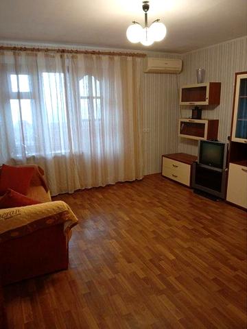 Сдам! 1 комн. большую кварииру на Ядова.