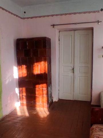 ДУЖЕ ТЕРМІНОВО Квартира 50м кв. 3 кімнати, кухня, балкон, 2 підвали