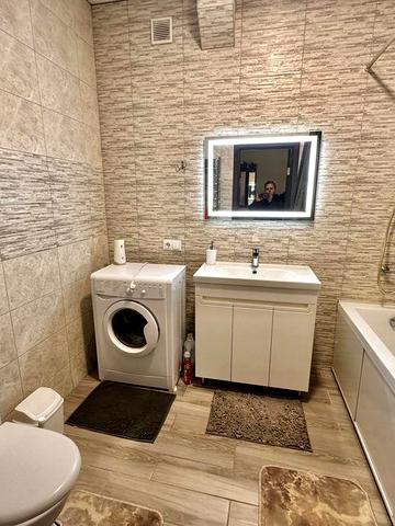 Продаж 2х кімнатної квартири село Вишеньки  Київ 20 км