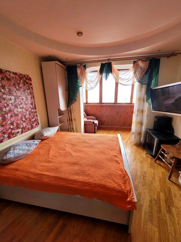 Ревуцького вул., 42-А