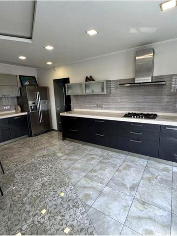 Дворівнева квартира 230 кв.м. Одна на поверху. Панорама парку Софіївка