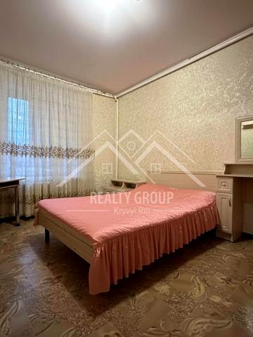 Житомирська вул., 32