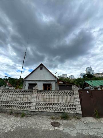 Мандриківська вул., 8