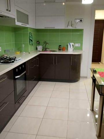 Сдам 1 ком. 12 Жемчужина( газ)   рядом Малинки