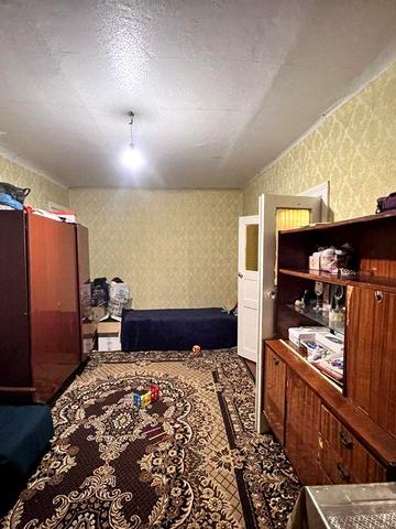 Продам двухкомнатную квартиру в смт Губиниха
