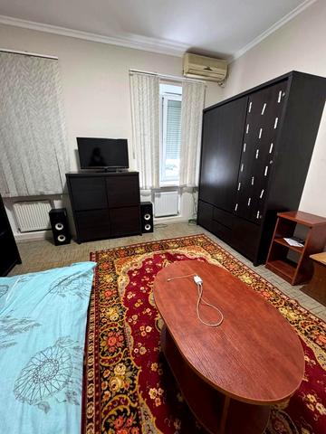 Прохоровська вул., 25