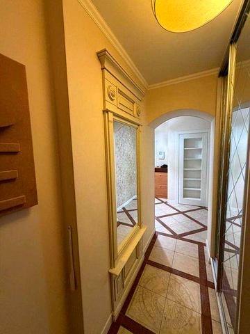 Продам 3х кімнатну 161м2 ЖК Островського