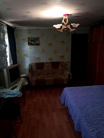 Сдам домик- 1кімнатн.Є зручності.Пральна машина.Місце для машини .