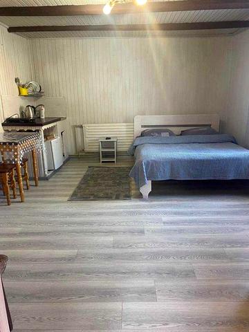 Апартаменти з окремим входом і власною кухнею на 3-х