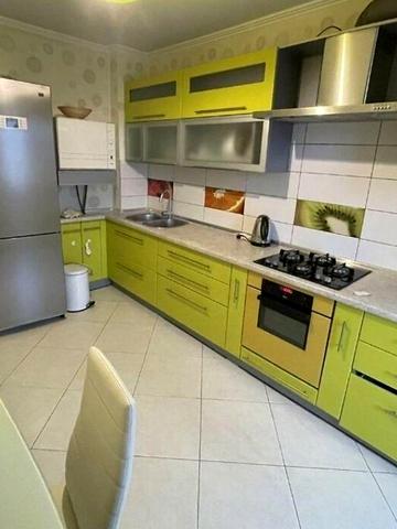 Здам трикімнатну квартиру на Пісках, перший південний