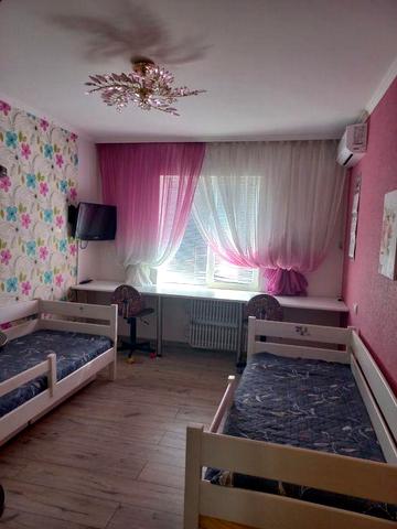 Продам 2 кімнатну квартиру,4-південний,власник!