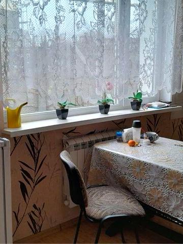 Сдаю 2-х ком. дом с хозяйкой,  Лески 1 капе