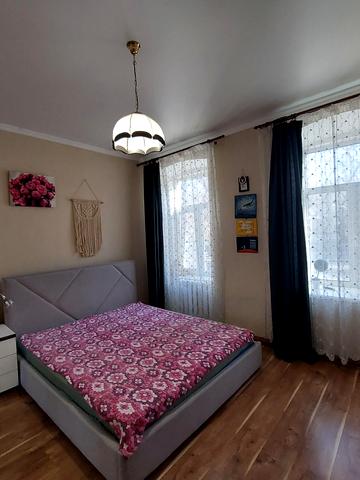 Манежна вул., 22