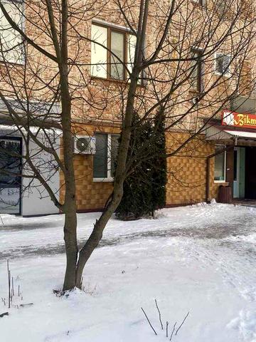 Оренда приміщення можливо під комерцію