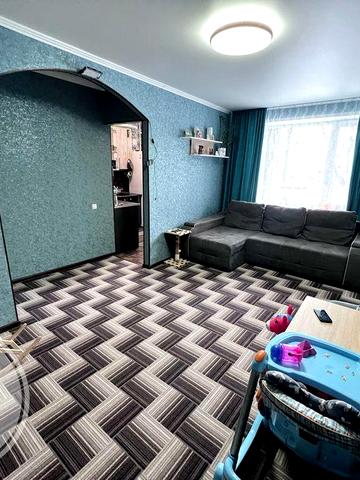 Продаж 3к квартири Космонавтів/3 поздовжня на 1 поверсі з 3