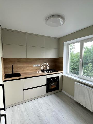 Отакара Яроша вул., 5