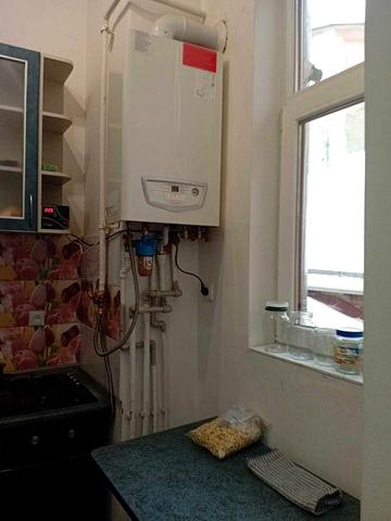 Продам 3-кімнатну квартиру 88м.кв. на І.Франка біля меріі