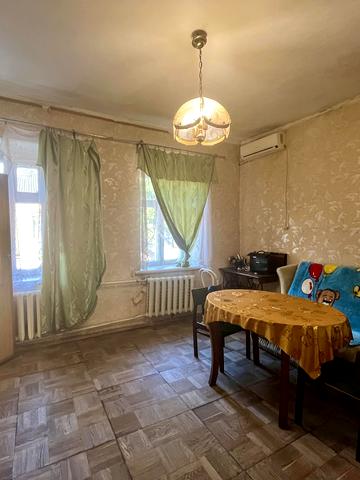 Богдана Хмельницького вул., 74