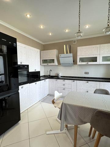 Миколи Бажана просп., 8-Б