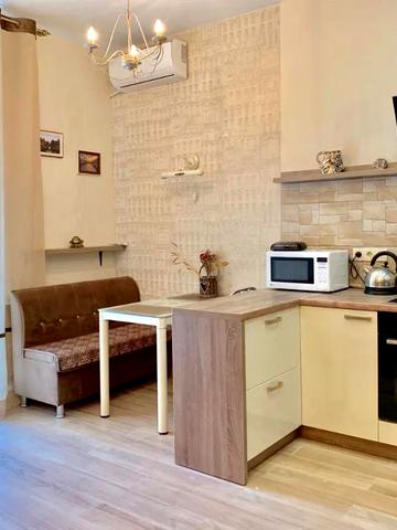 Володимира Моссаковського вул. (Клари Цеткін), 7