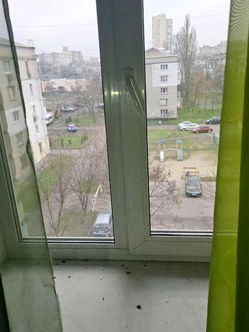 Дарницький р-н.квартира 3 -х кімнатна,вул.Павла Чубинського.