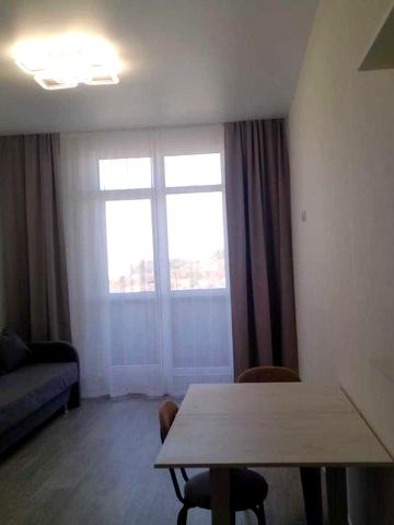 Продам сучасну квартиру з якісним ремонтом на вул. Бочарова  р27