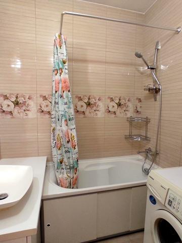 Грушевського вул., 11