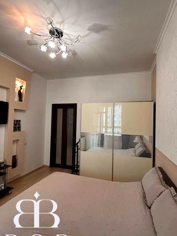 Незалежності вул., 7