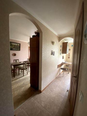 Продаж 3 кімнатна Керченська