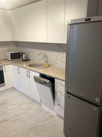 Оренда 3-х кімнатної квартири в центрі міста з гаражем