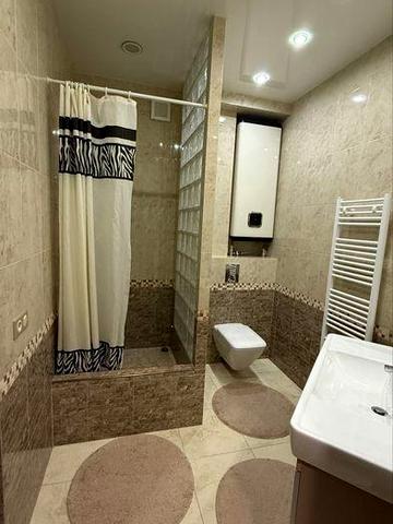 Продам 2к квартиру в Центре ул. Грековская 5