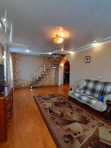 Здам 3-кімнатну с. Святопетрівське вул. Теплична, заг. 100 м2, є газ