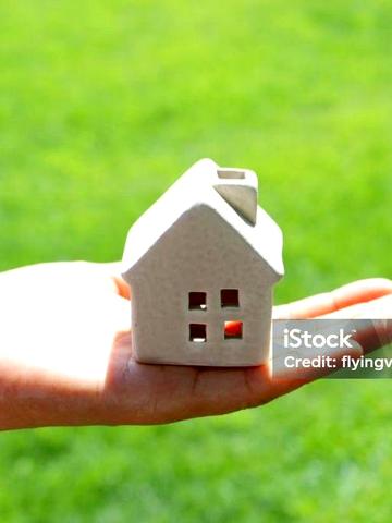 Дом під ремонт не дорого.