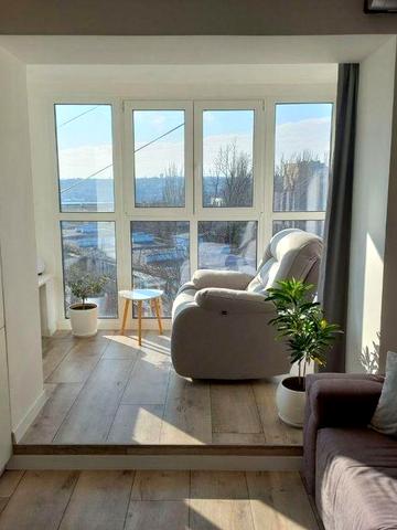 Сдам 2-кімн  квартиру на Набережній