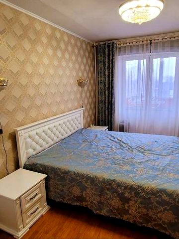 82.1м2, 6й п-х, газ, цегла, Салютна 4а, поруч Файна Таун, від власниці