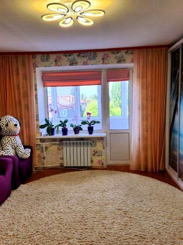 82.1м2, 6й п-х, газ, цегла, Салютна 4а, поруч Файна Таун, від власниці
