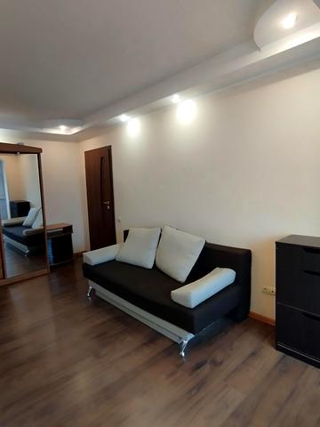 Героїв полку "Азов" вул. (Маршала Малиновського), 1