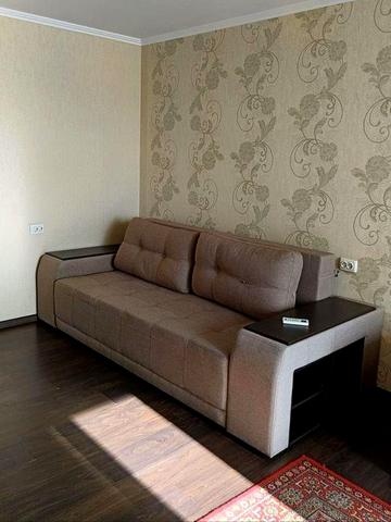 Бідного 18  Левада