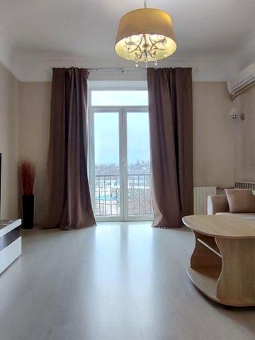 Продам 2к. Центр Д. Яворницького 125