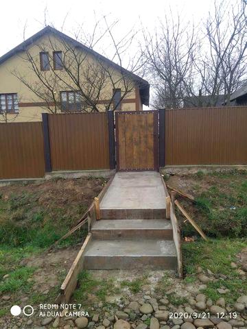 Здасться будинок в селі Боднарів