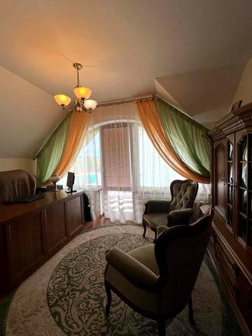 Довгострокова оренда авторського будинку