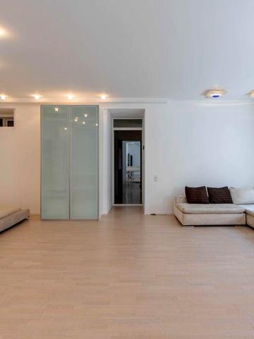 Центр. Квартира з шикарним плануванням! В одному рівні.