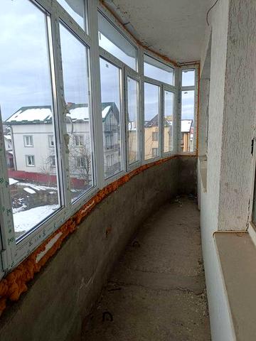 3х кімнатна по Івасюка 10.  90000тис$