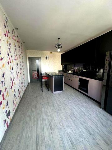 Простору 2-кімнатна квартира з якісним ремонтом